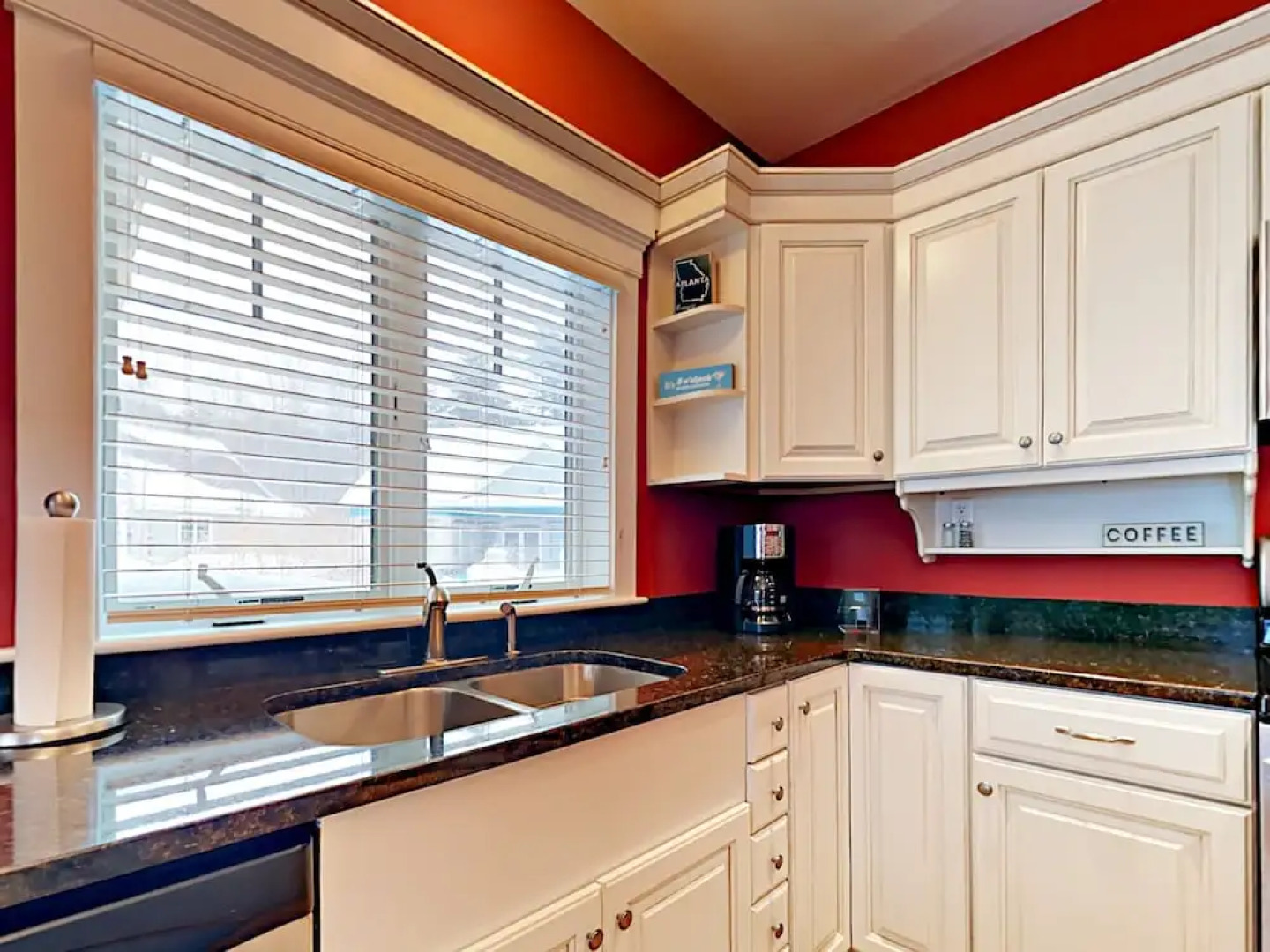 Hilltop Harbor Cottage 3 Bedrooms 2.5 Bathrooms Cottage