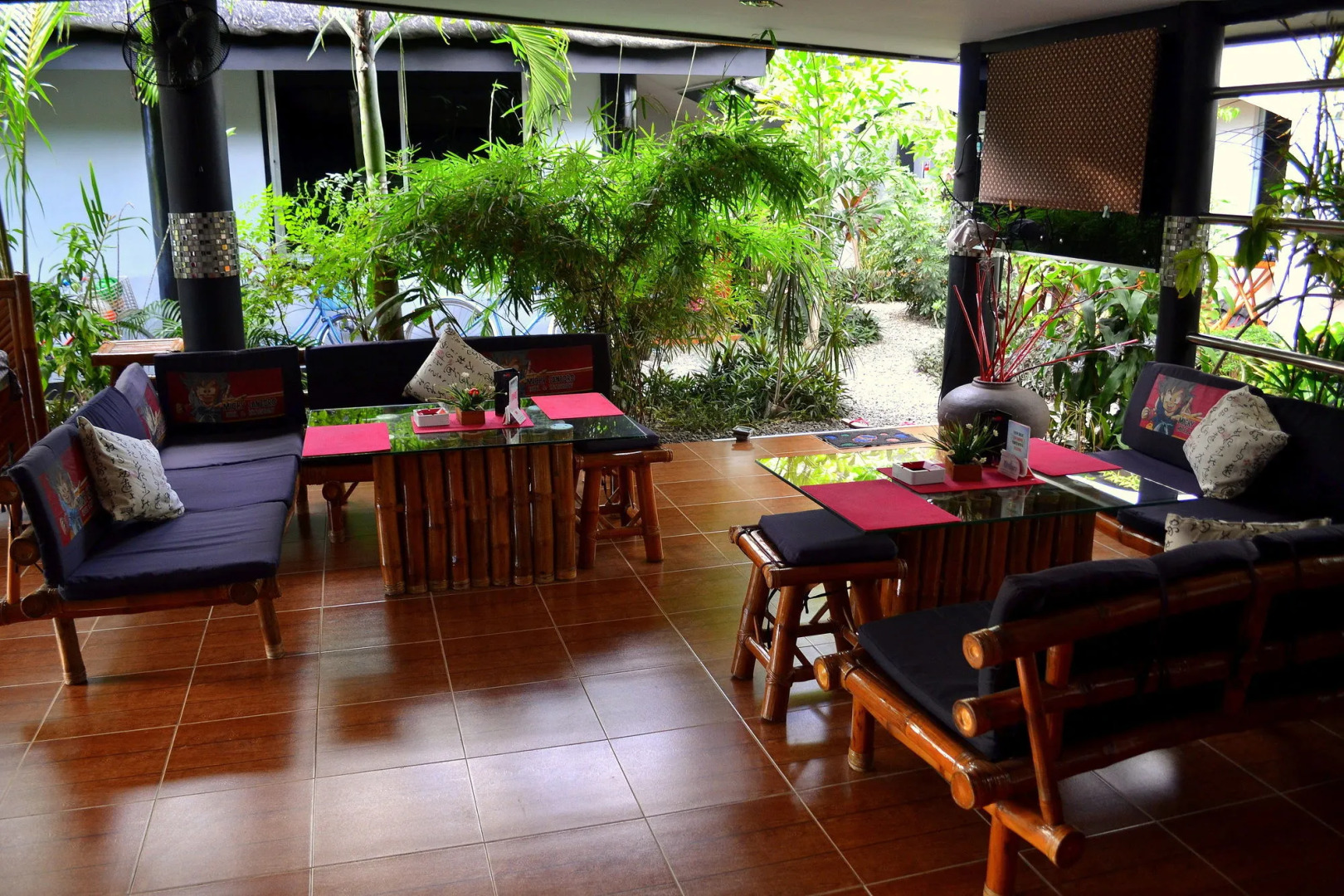 Micky Santoro Hotel & Restaurant