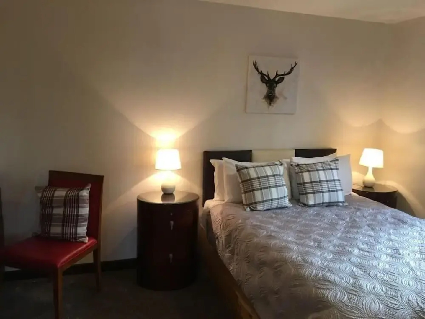 Wren 5-Hot Tub-Woodland Lodges-Pembrokshire-Tenby