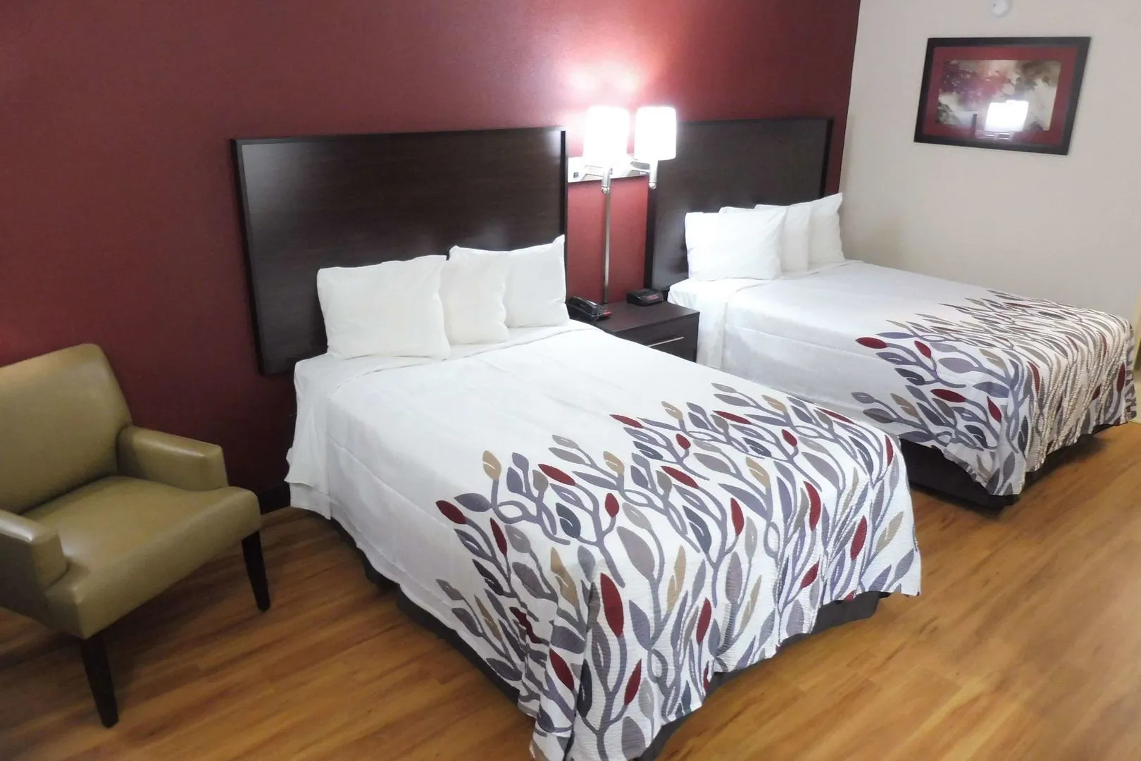 HomeTowne Studios by Red Roof Bordentown - McGuire AFB