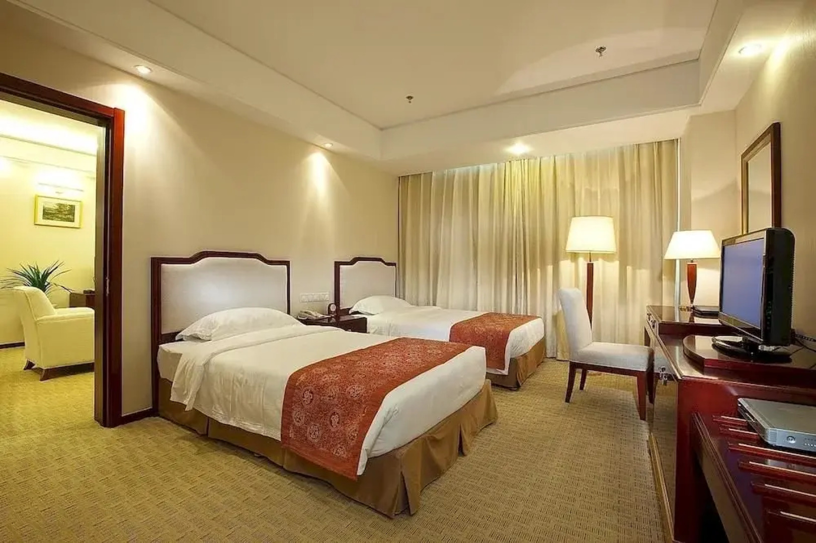 Chengde Tianbao Hotel