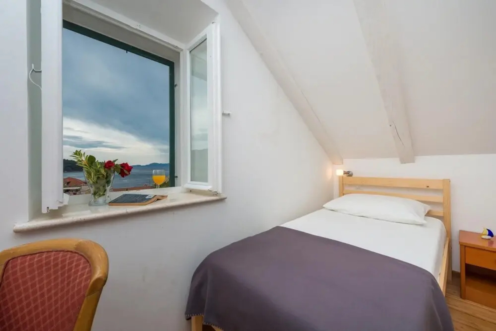 Villa Nisha - Six Bedroom Villa With Terrace and Swimming Pool ID Direct Booker 22773