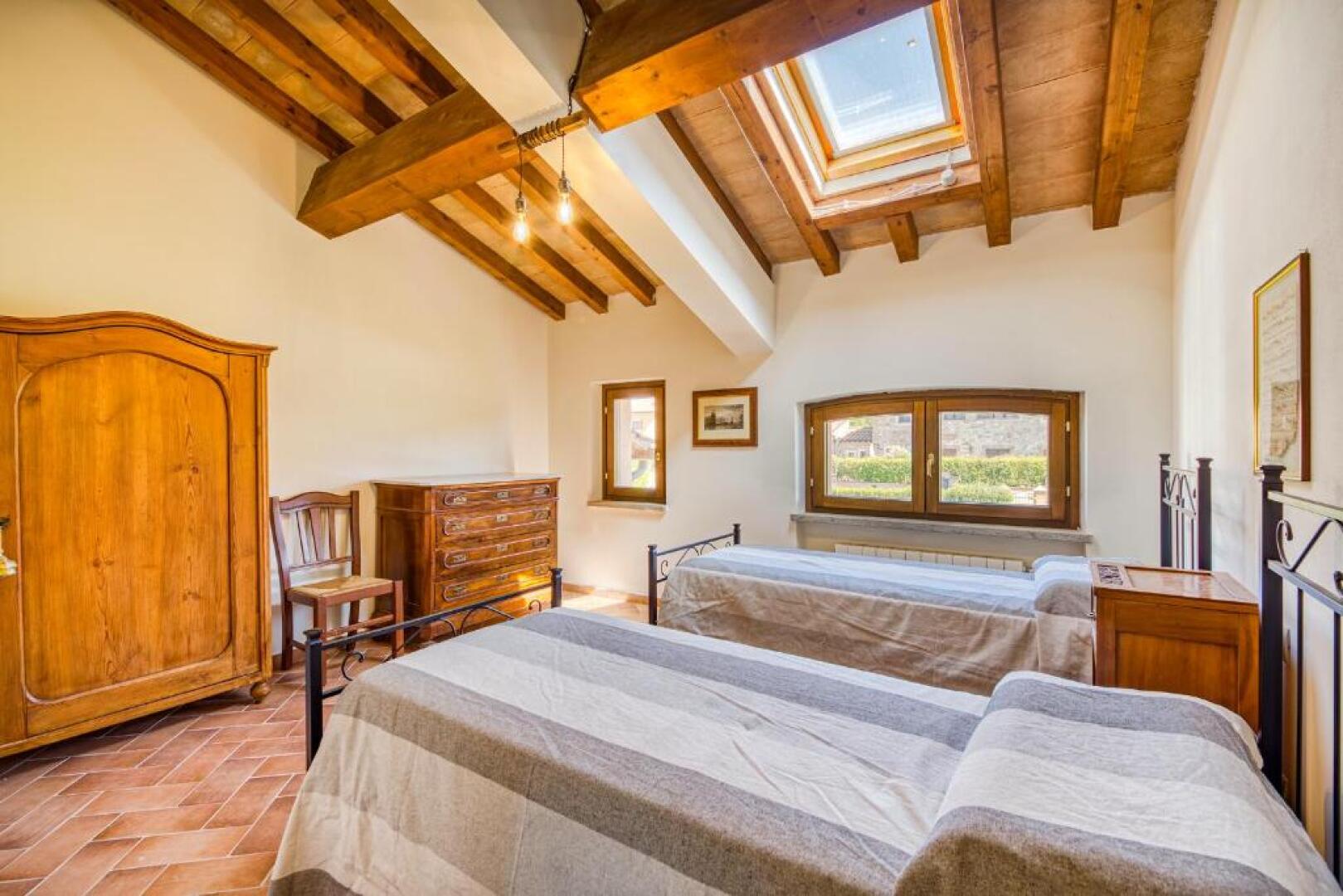 Bright Apt With Terrace and Shared Pool