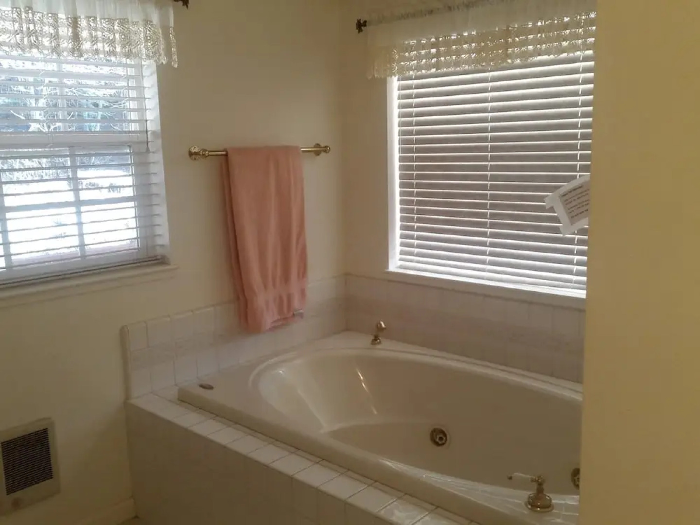 Farmhouse At The Lake 84 3 Bedroom Cabin by Redawning