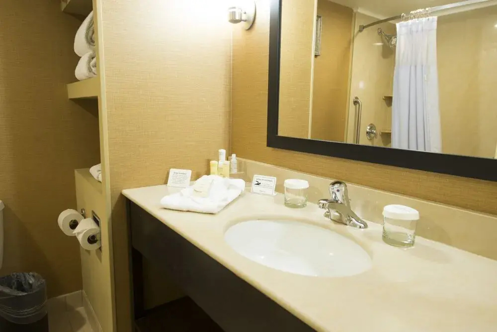 Crowne Plaza Philadelphia Bucks County