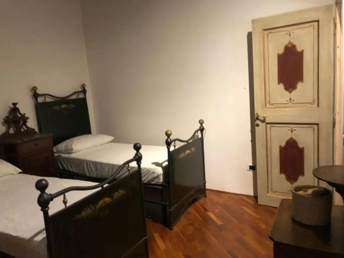 Beautiful residence, sleeps 6, a free breakfast