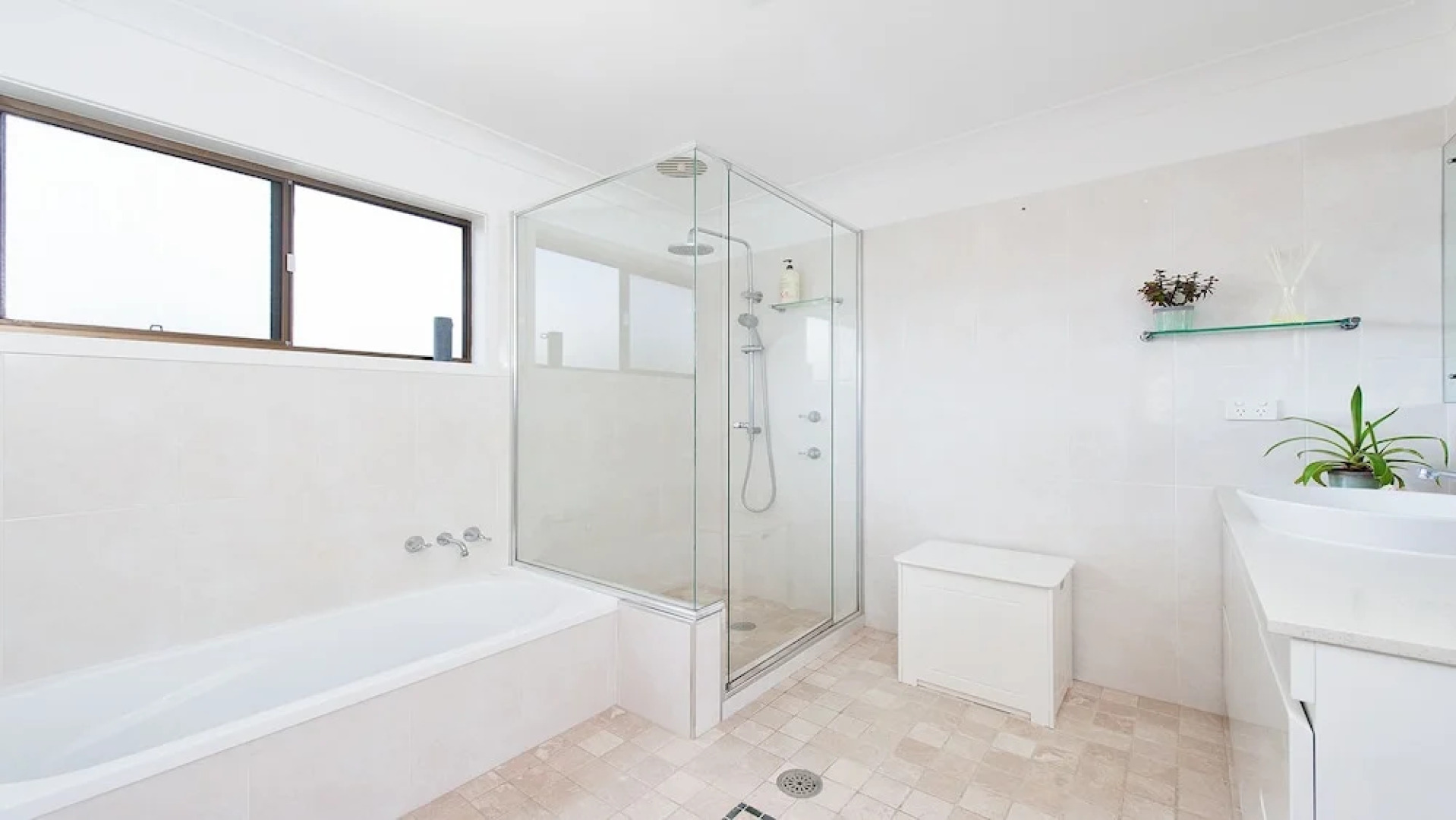 Sandyfeet at Shoal Bay