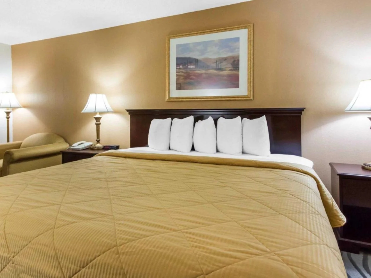 Executive Inn & Suites