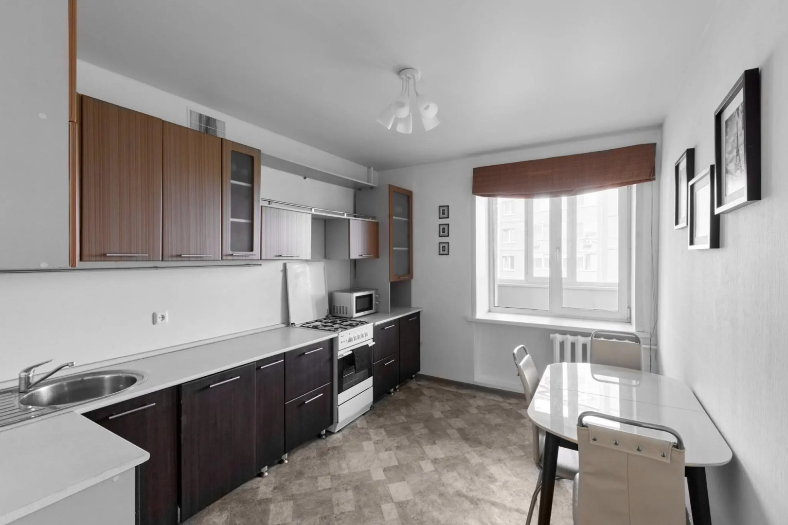 Abazhur on Kareltseva 105