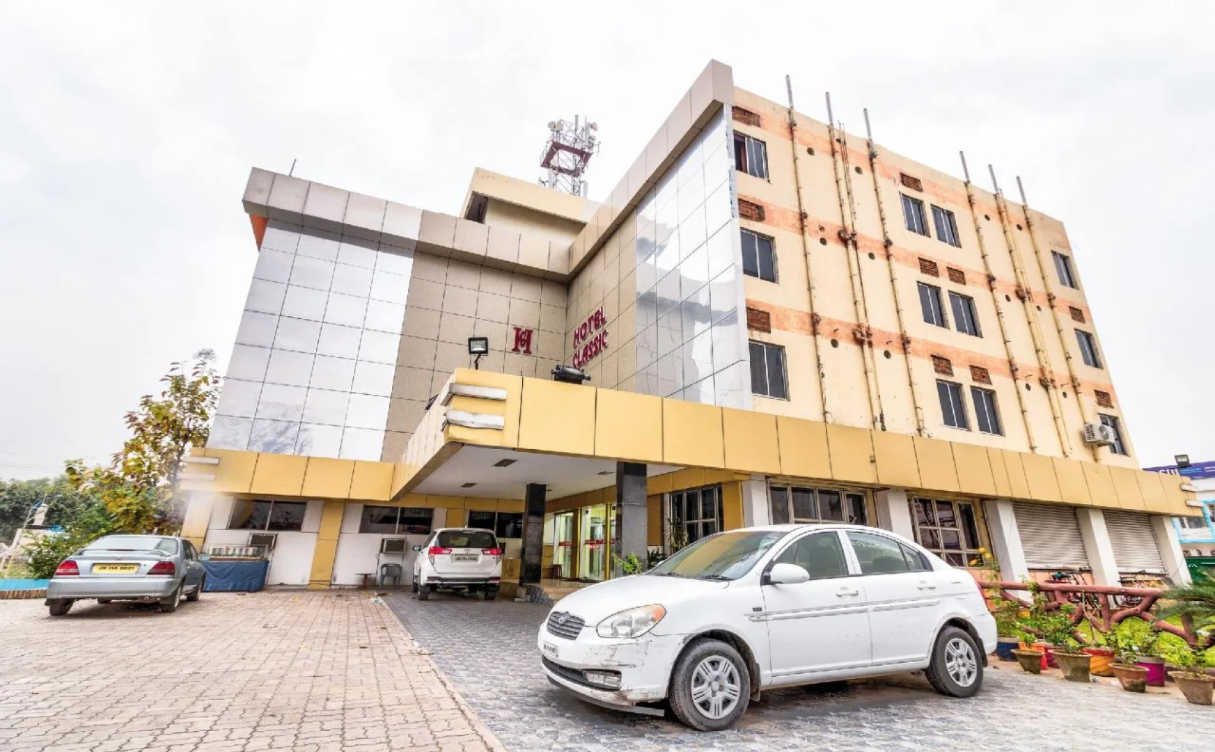 Hotel Classic By OYO Rooms