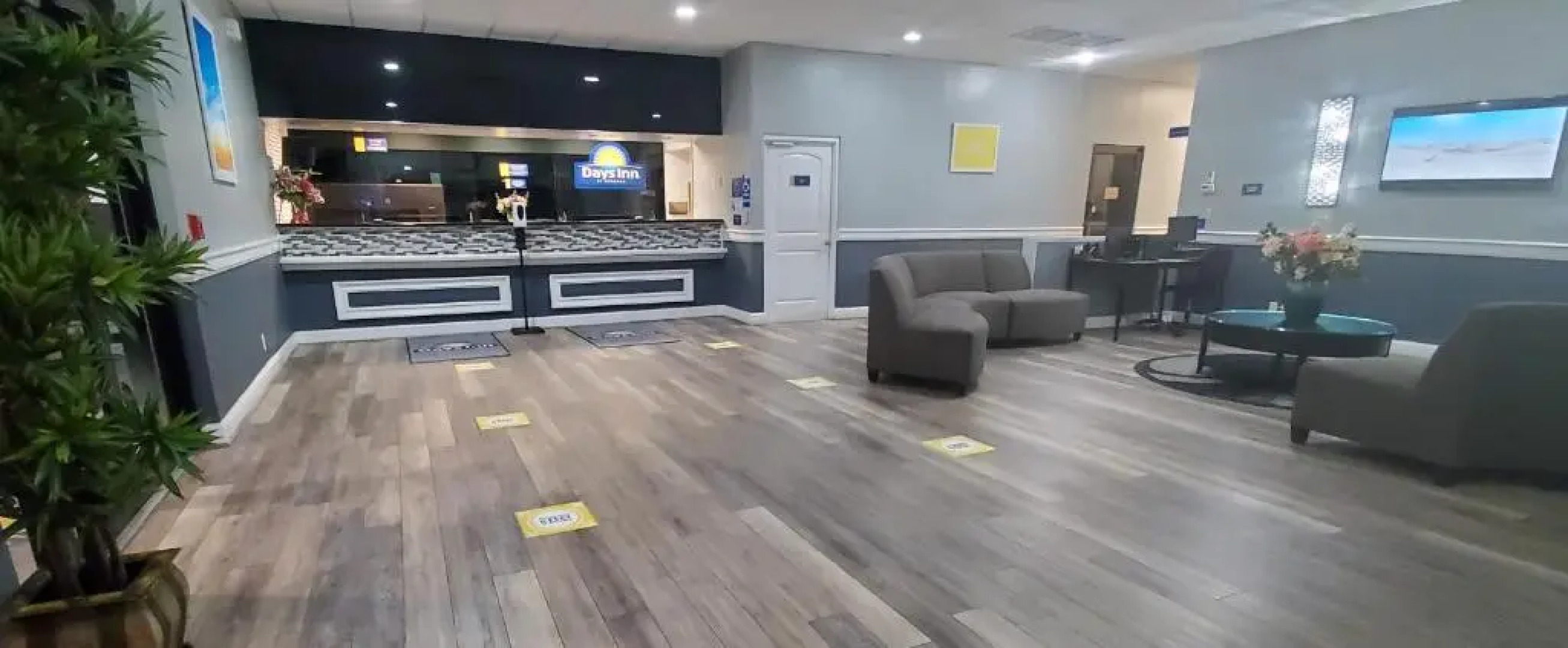 Days Inn by Wyndham Stuart