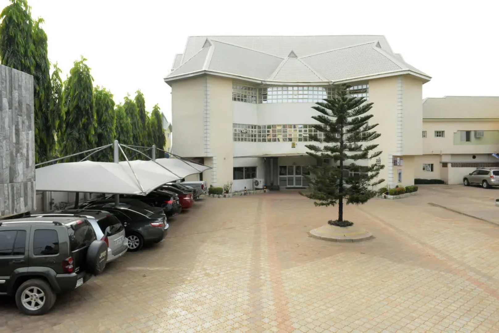 Golphins Suites and Hotels