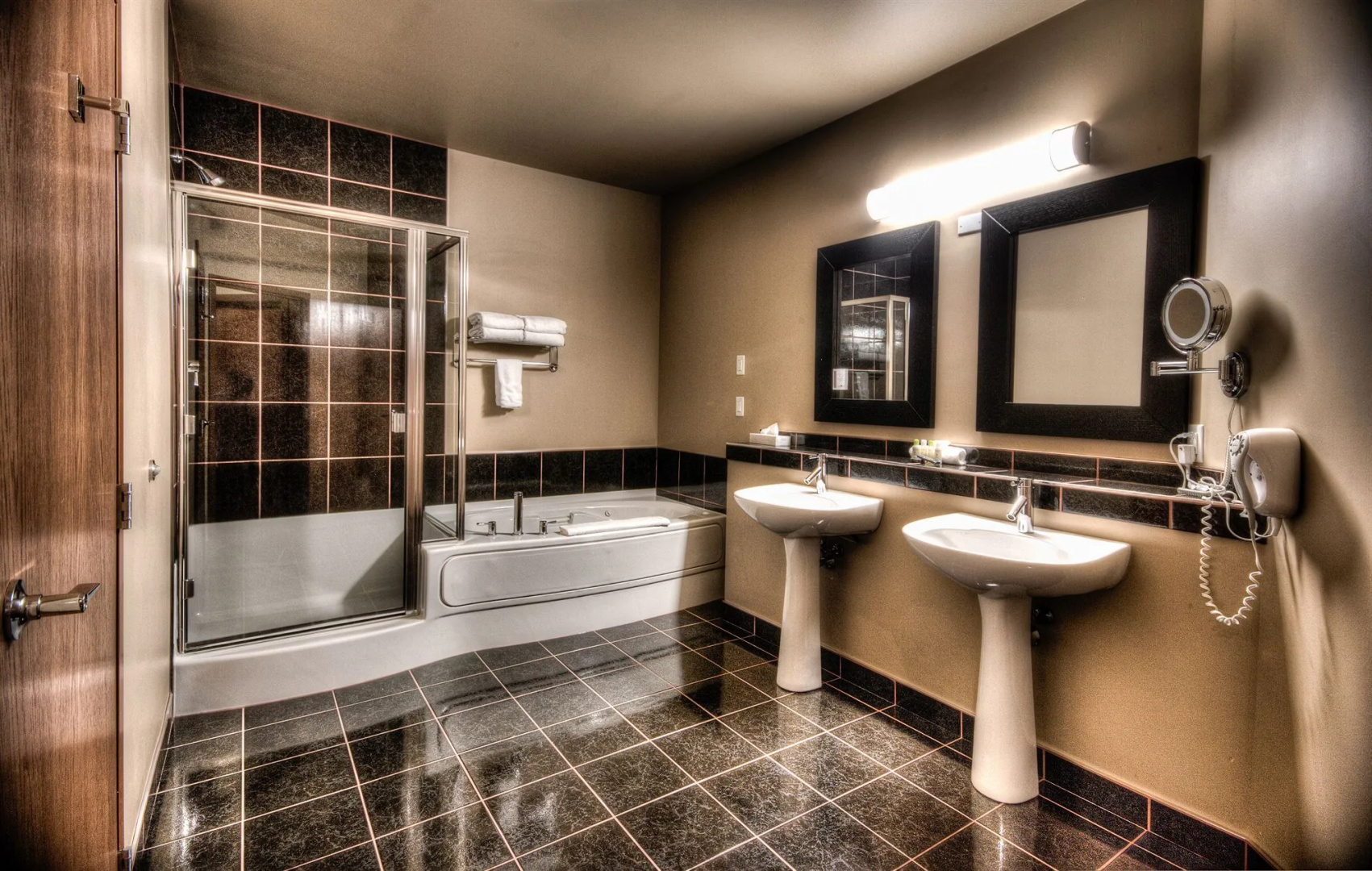 Grand Inn & Residence (ex. Podollan Rez-idence Grande Prairie) 