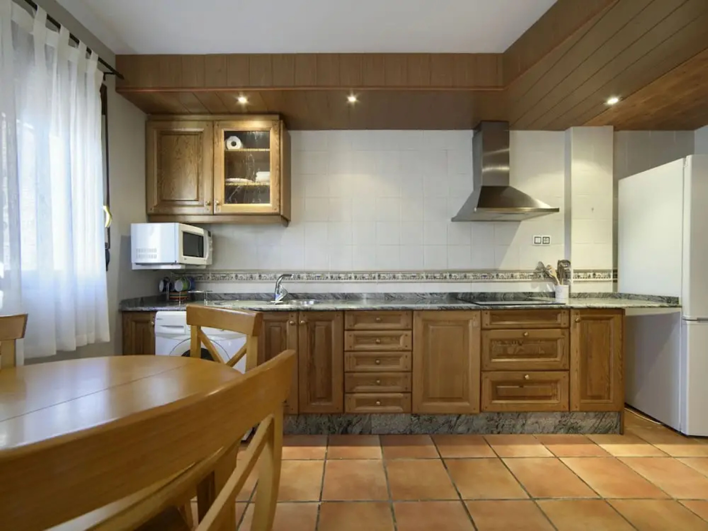 Delightful Apartment in Gudar With Terrace