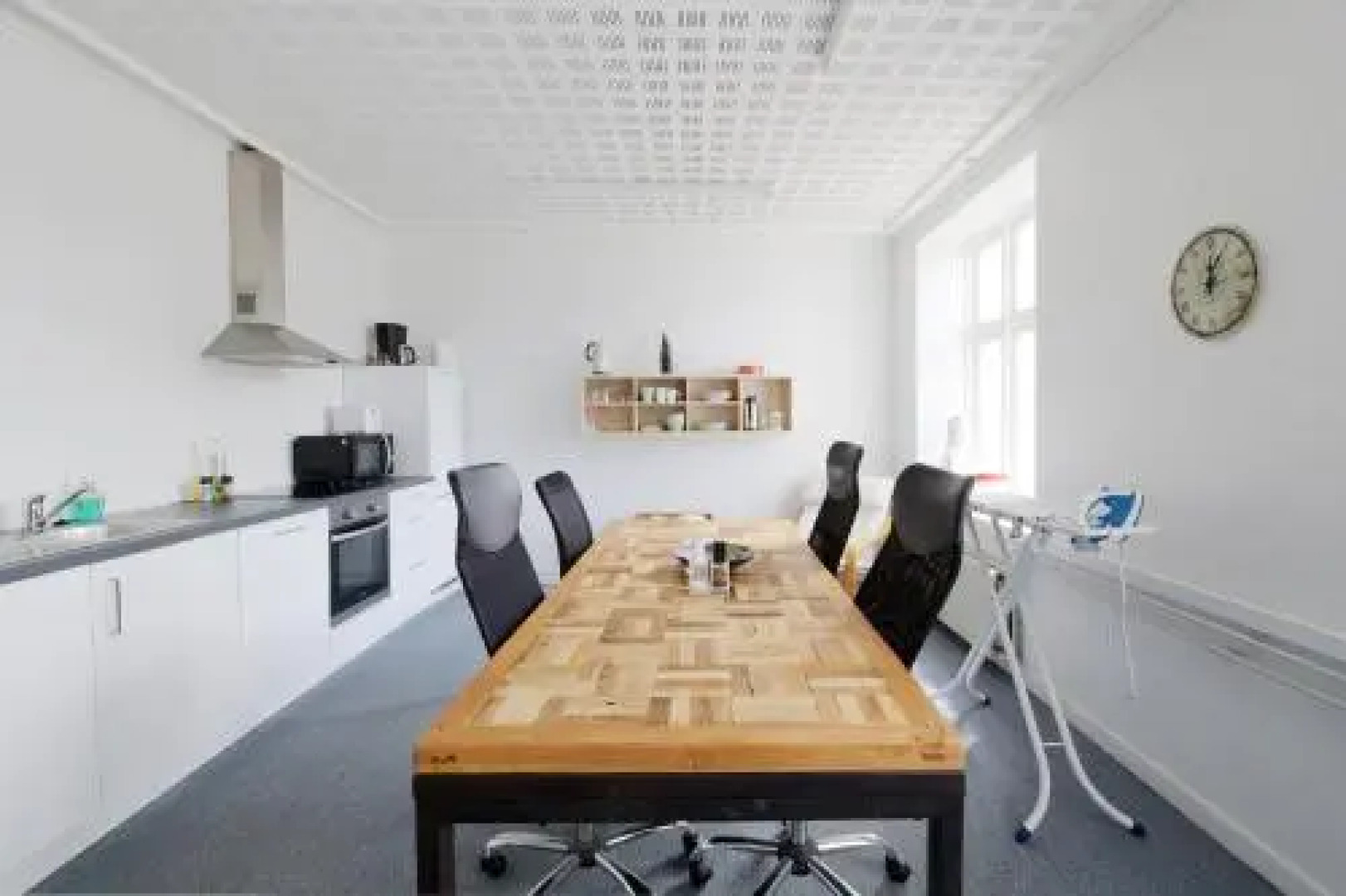 Kongensgade 32. 1 floor to the right