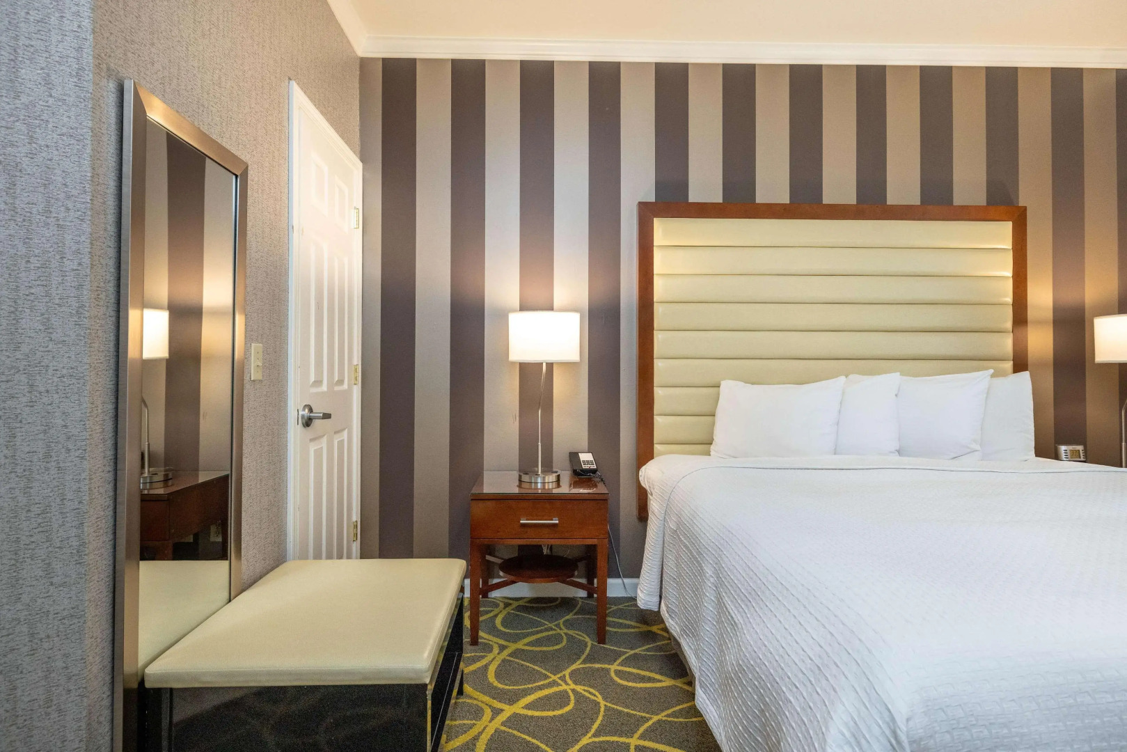 Best Western Plus Dixon Davis