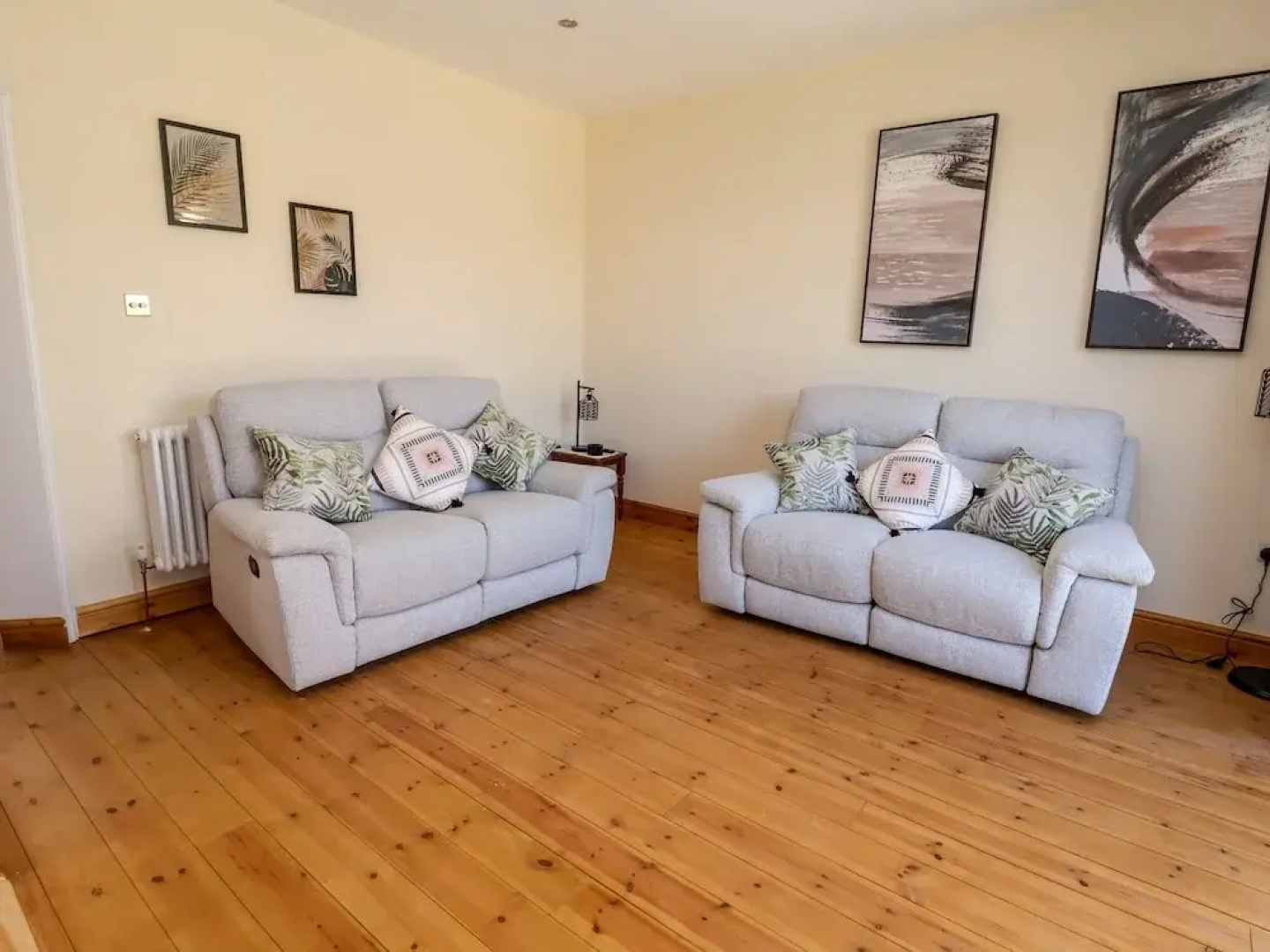 3 Rhyd Drive