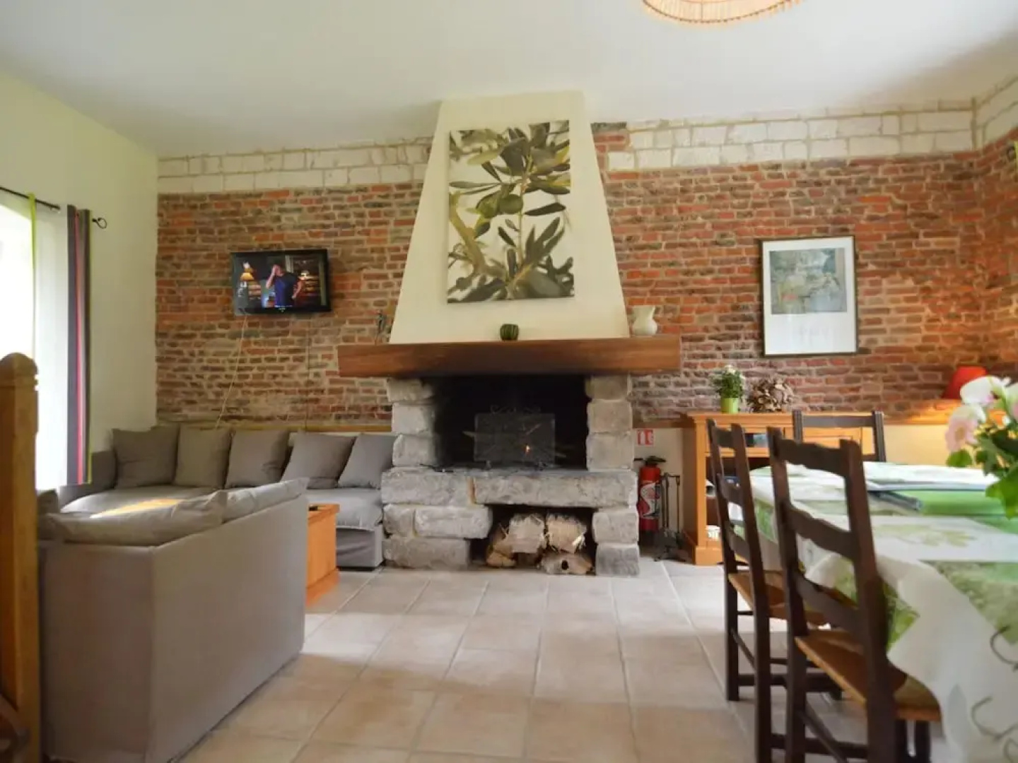 Holiday Home in a Historic Building Near Montreuil