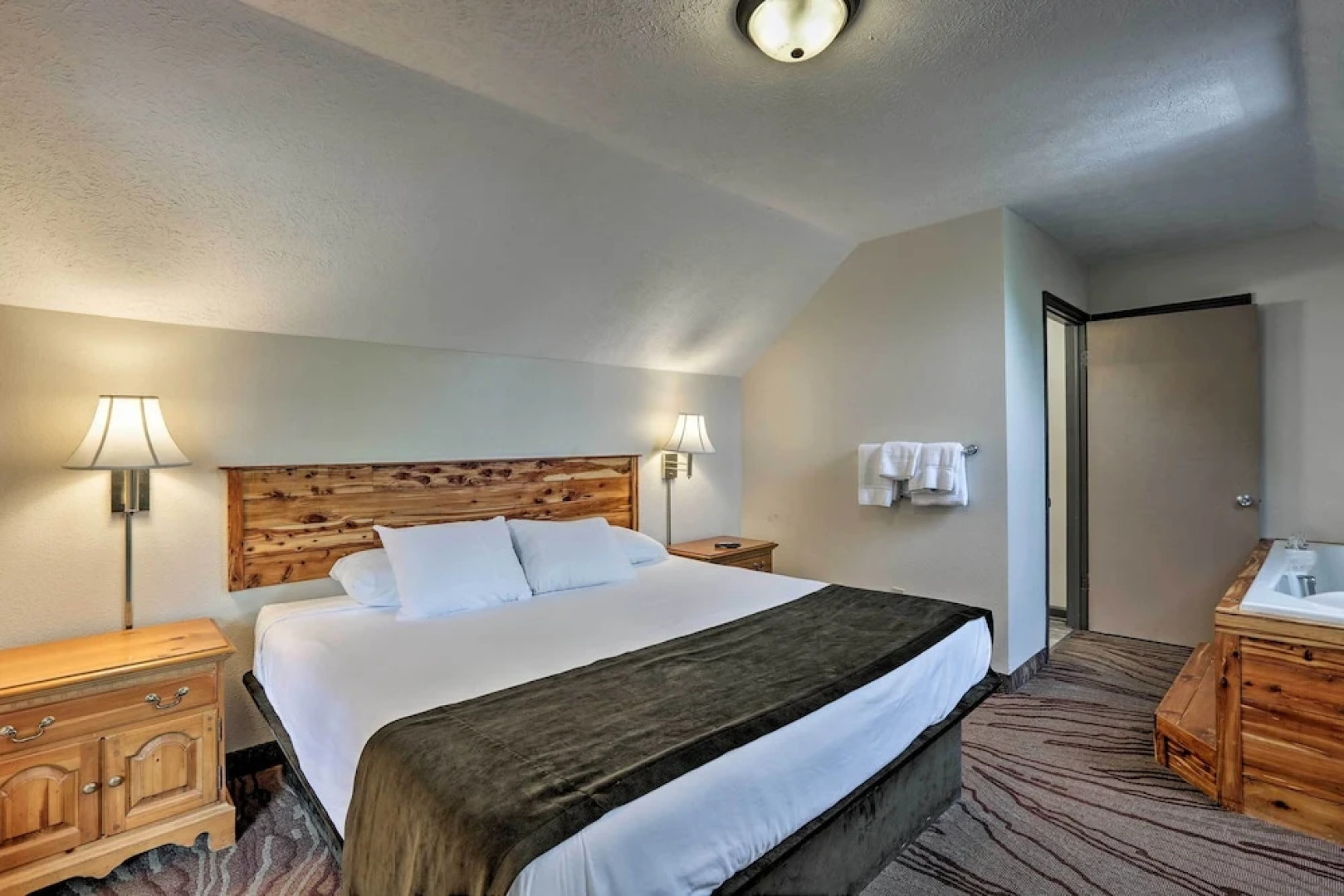 Burkesville Apt w/ Deck, Views & Pool Access!