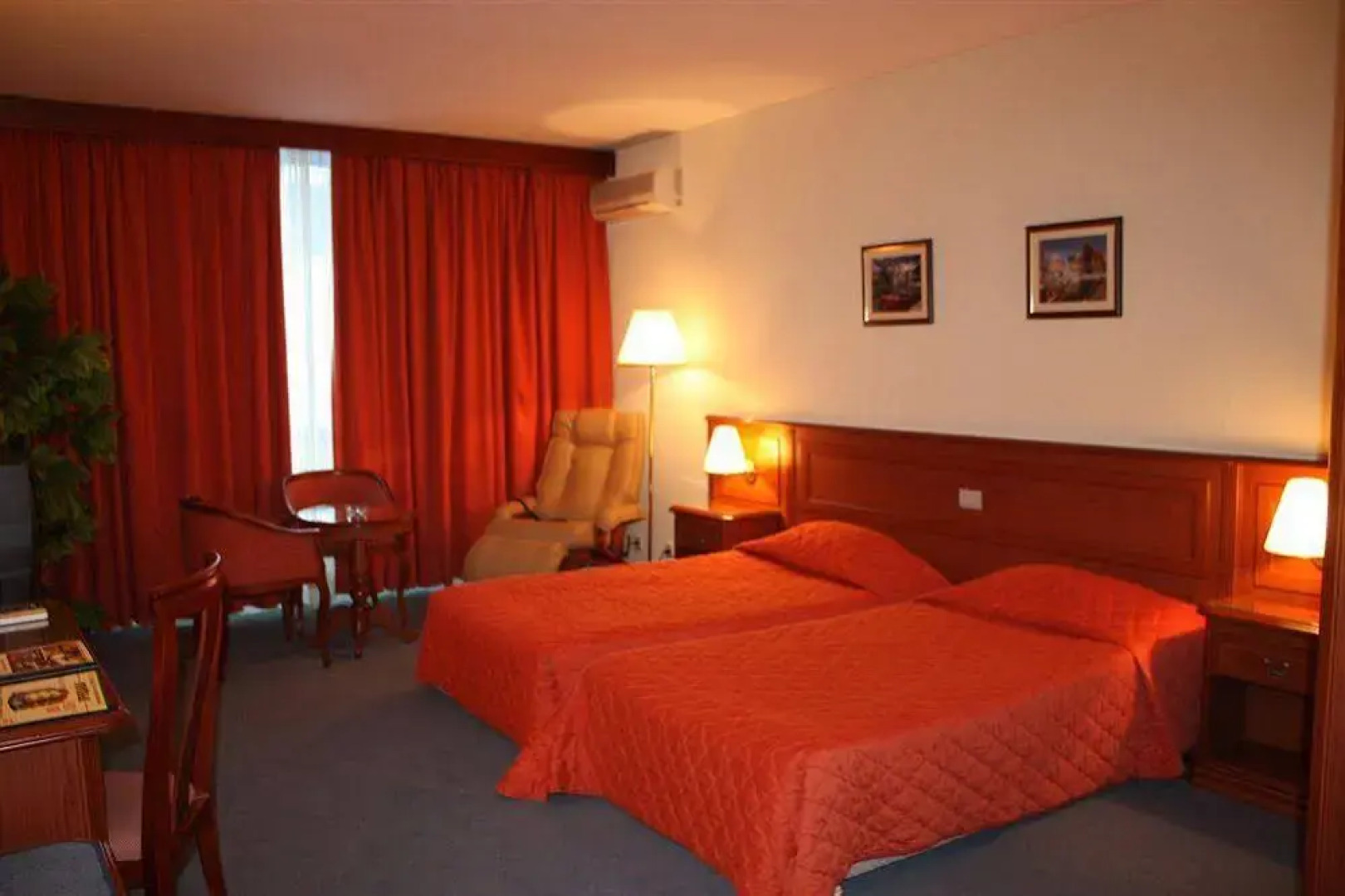 Maxi Park Hotel & Spa