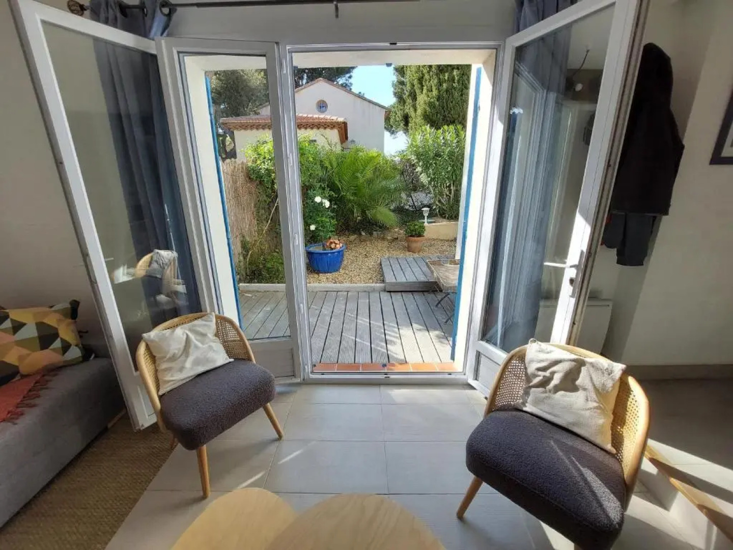 Bormes les Mimosas, Hameau de Cabasson, à 400m de la mer et du fort de Bregançon, Villa classée 3 étoiles, de 2 à 8 personnes