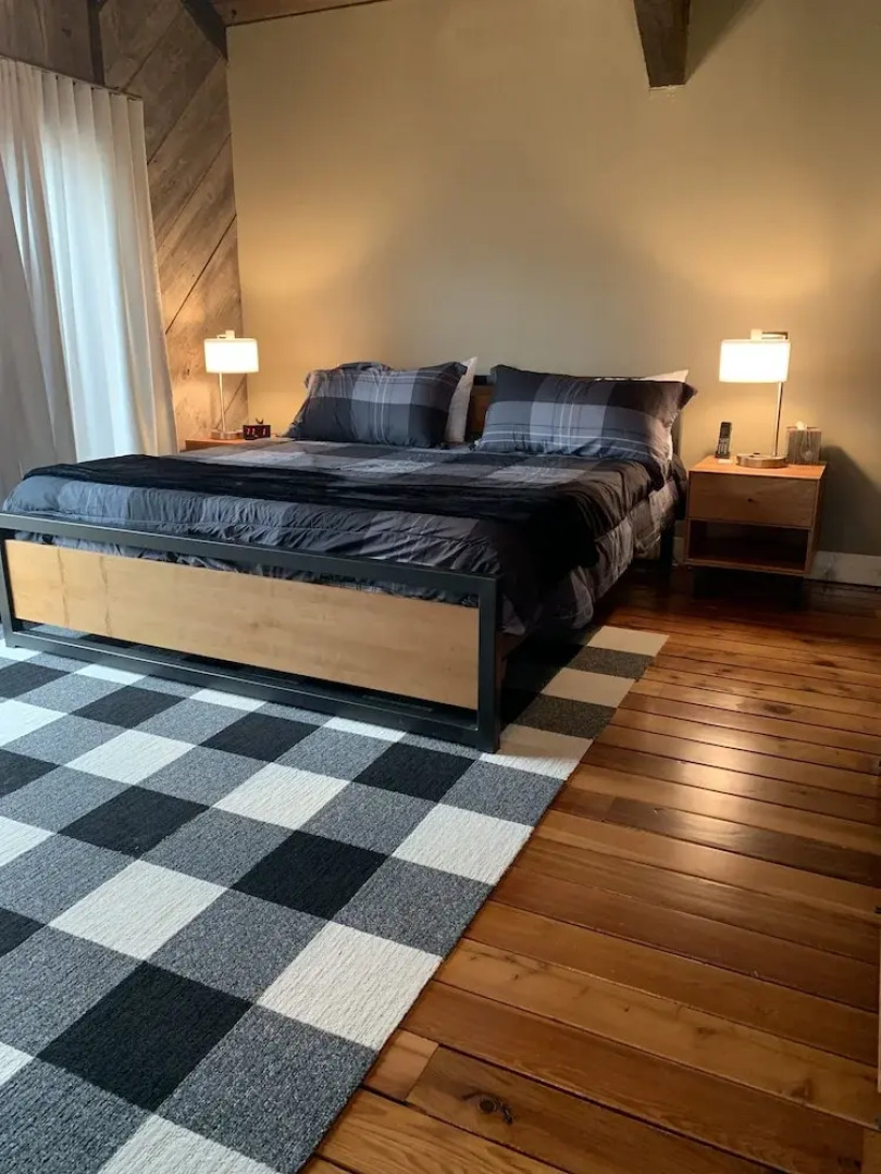 East Bank on Mill Creek