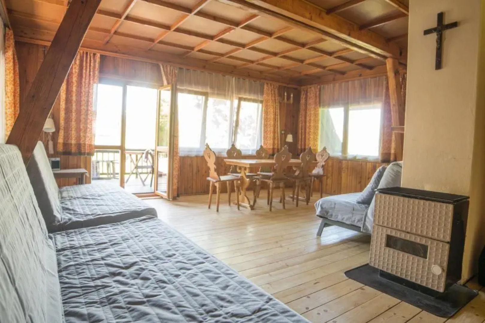 Klimatyczna Chatka u Podnóża Góry