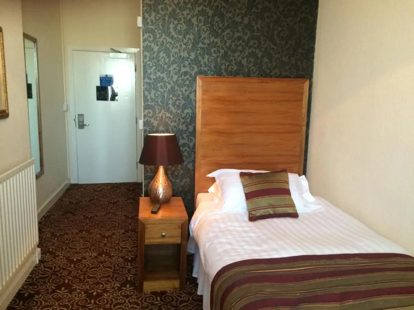 The Three Tuns Hotel Wetherspoon