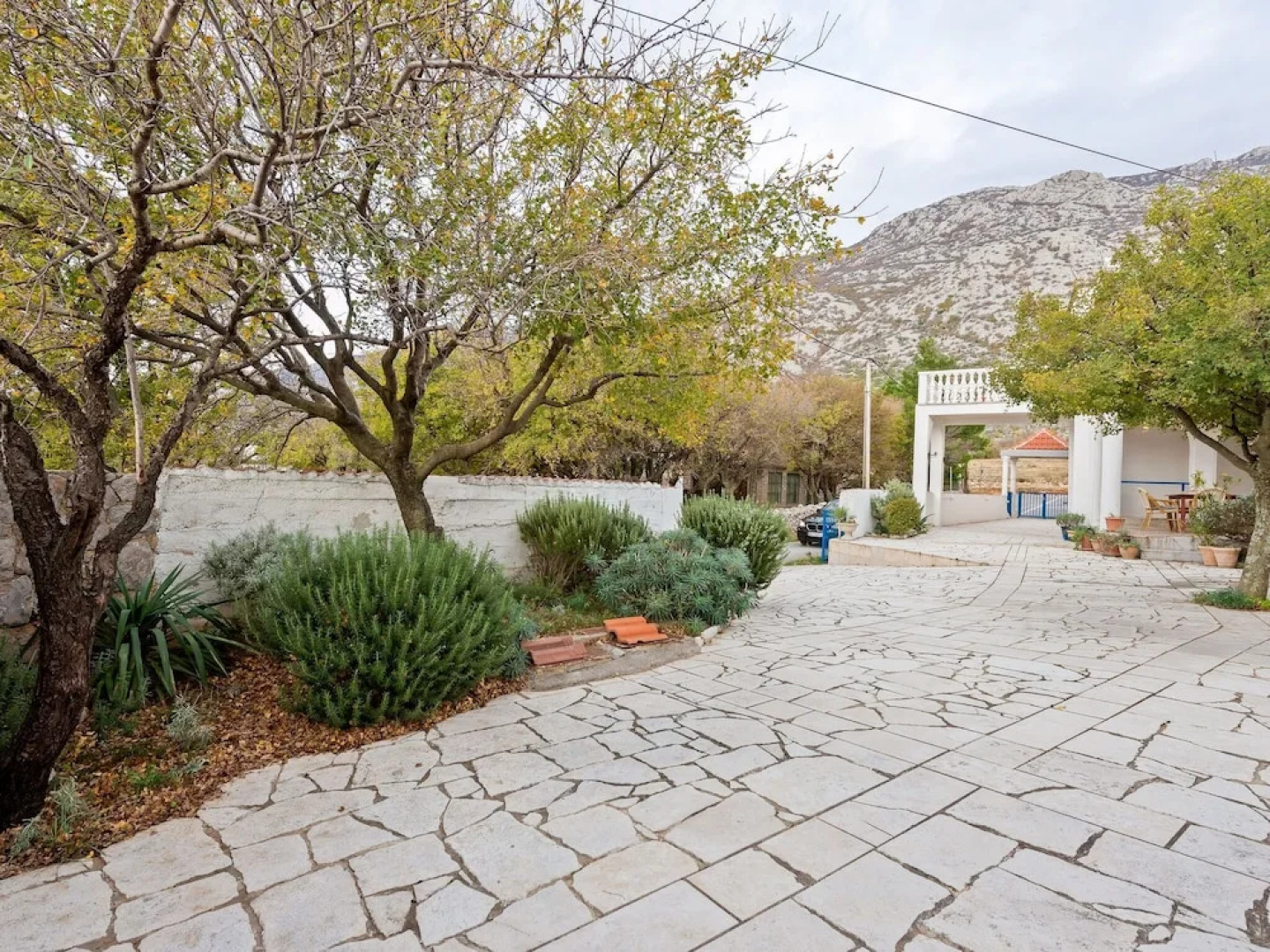 Comfortable Apartment With Large Covered Terrace