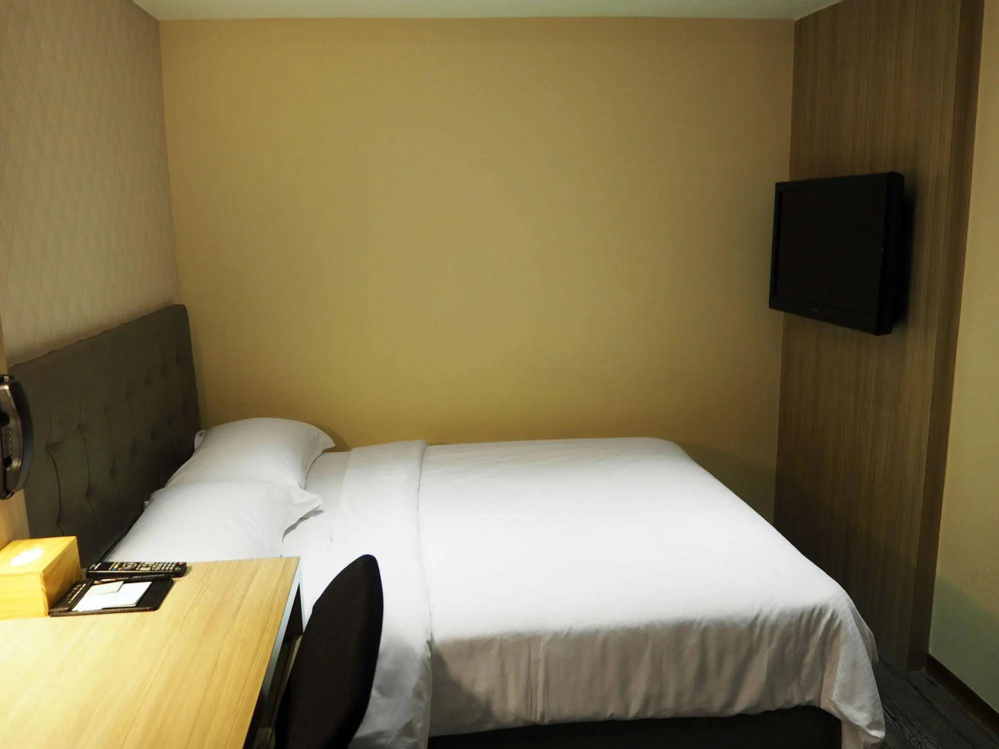 The Riverside Hotel International