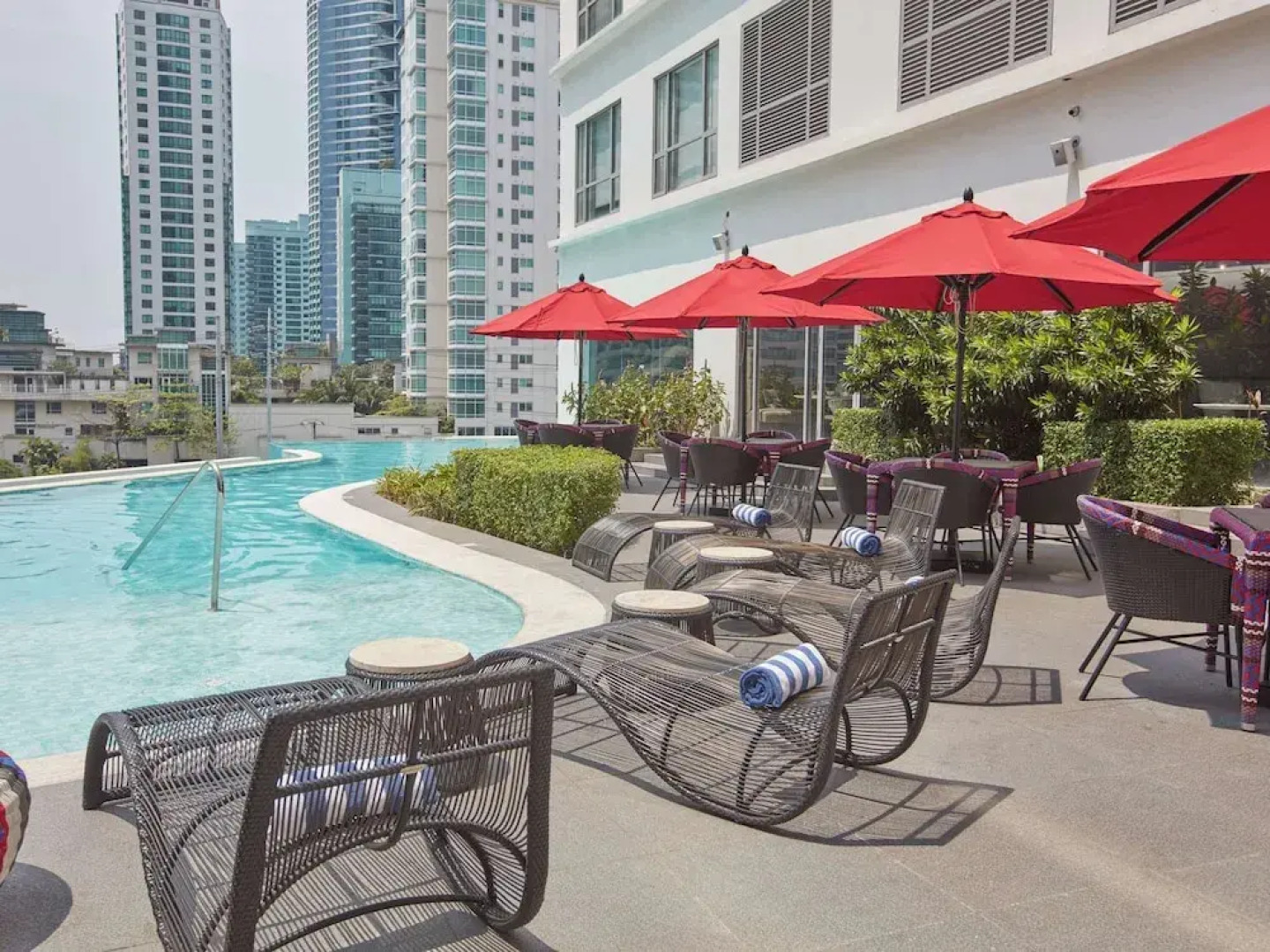 Lower Penthouse Unit in Acqua Residences