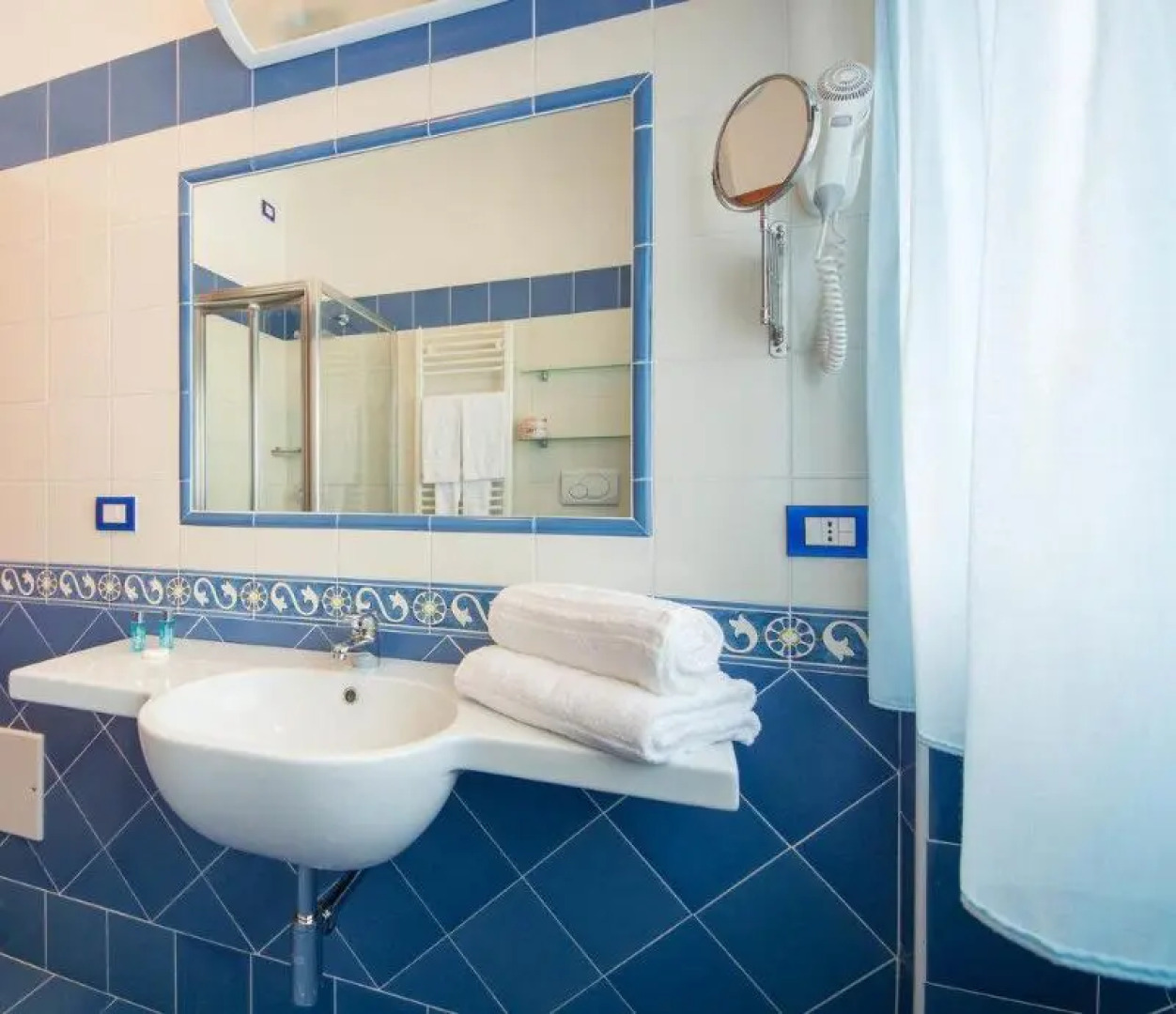 Santa Tecla Apartments