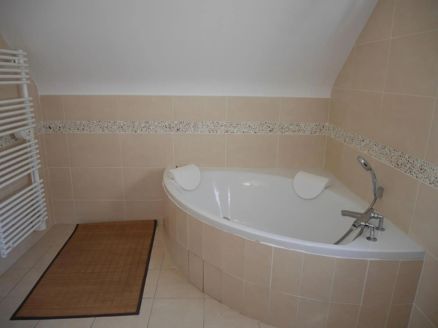 Comfortable Holiday Home With Partial sea Views, Douarnenez-treboul