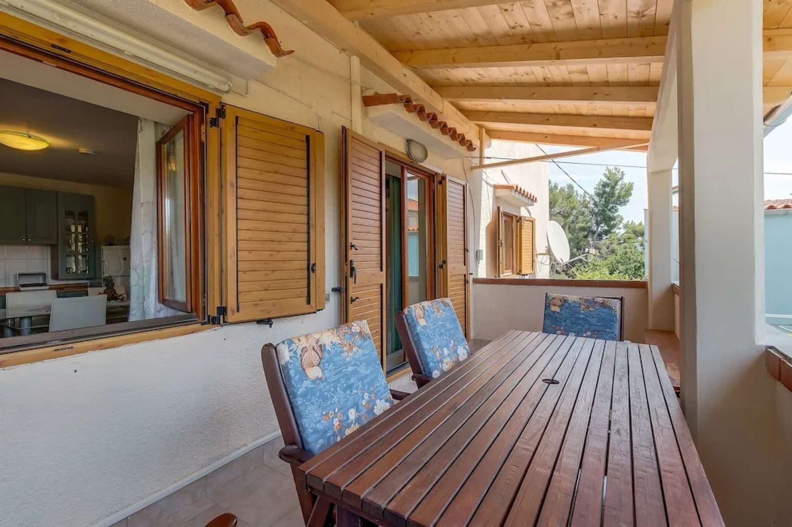 Apartments and Room Rukonic