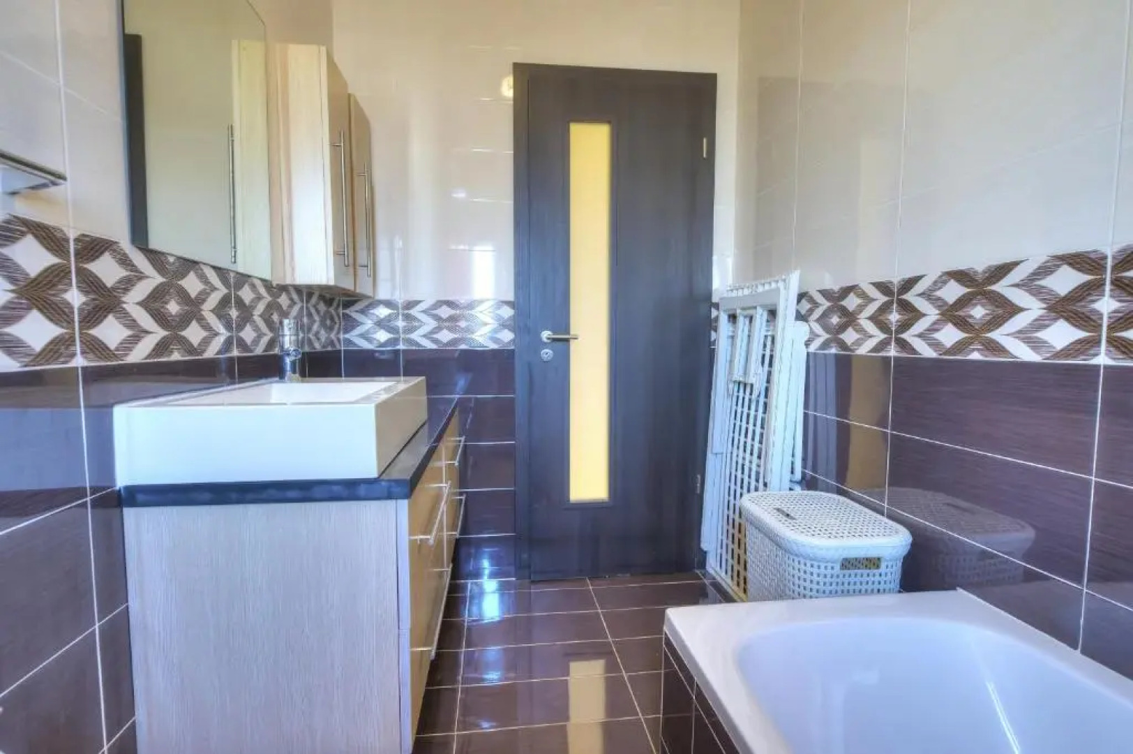 Modern and spacious 2 bedroom apartment with communal outdoor pool GZ-SMEL1-1