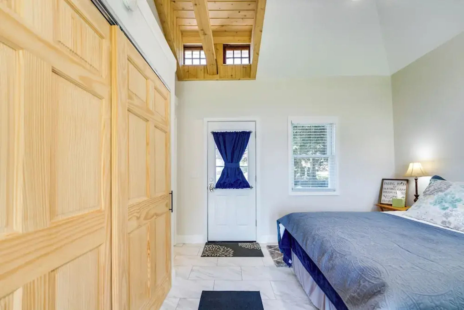 Serene Riverfront St. Clair Studio: Walk to Dtwn!