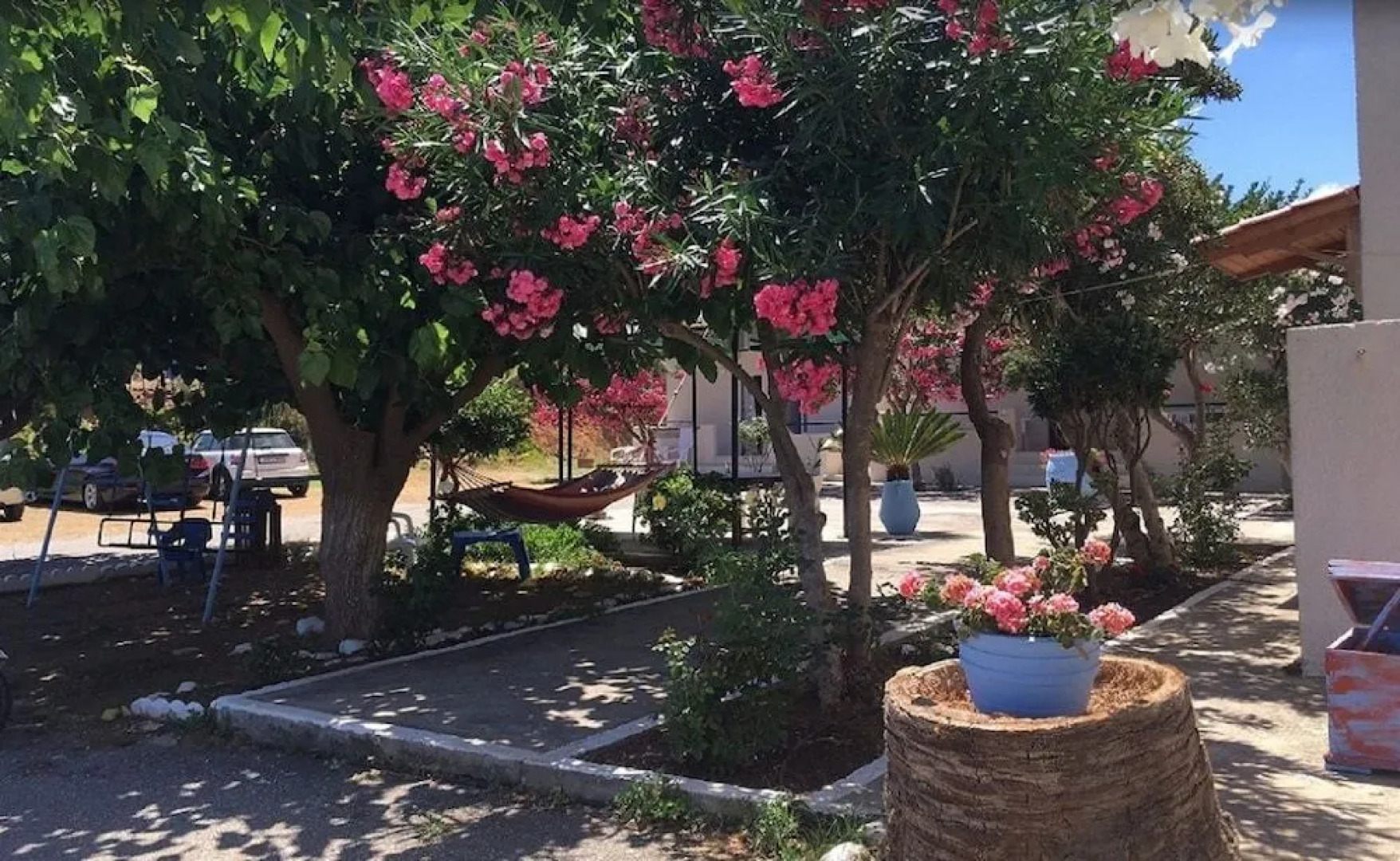 Отель AndysGardens