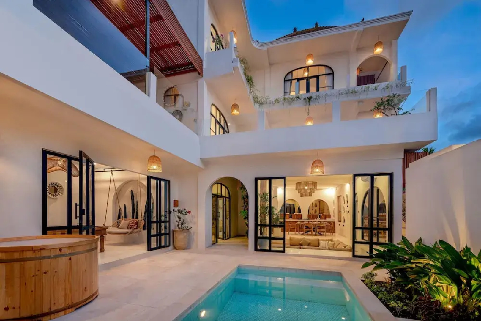 Casa Amor by GORO