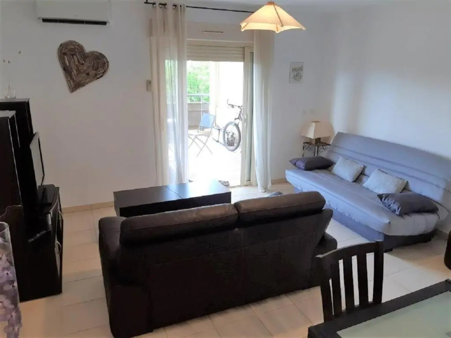 Superbe appartement avec parking privé, proche commerces et mer