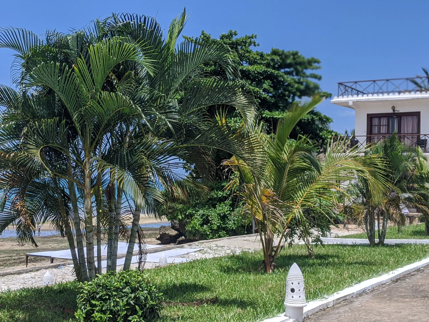 Amaan Ocean Kihinani Hotel