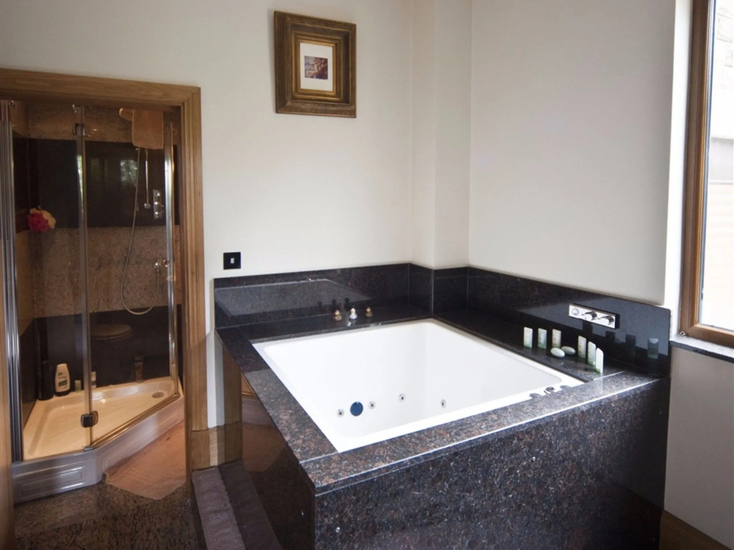 The Saddleworth Hotel