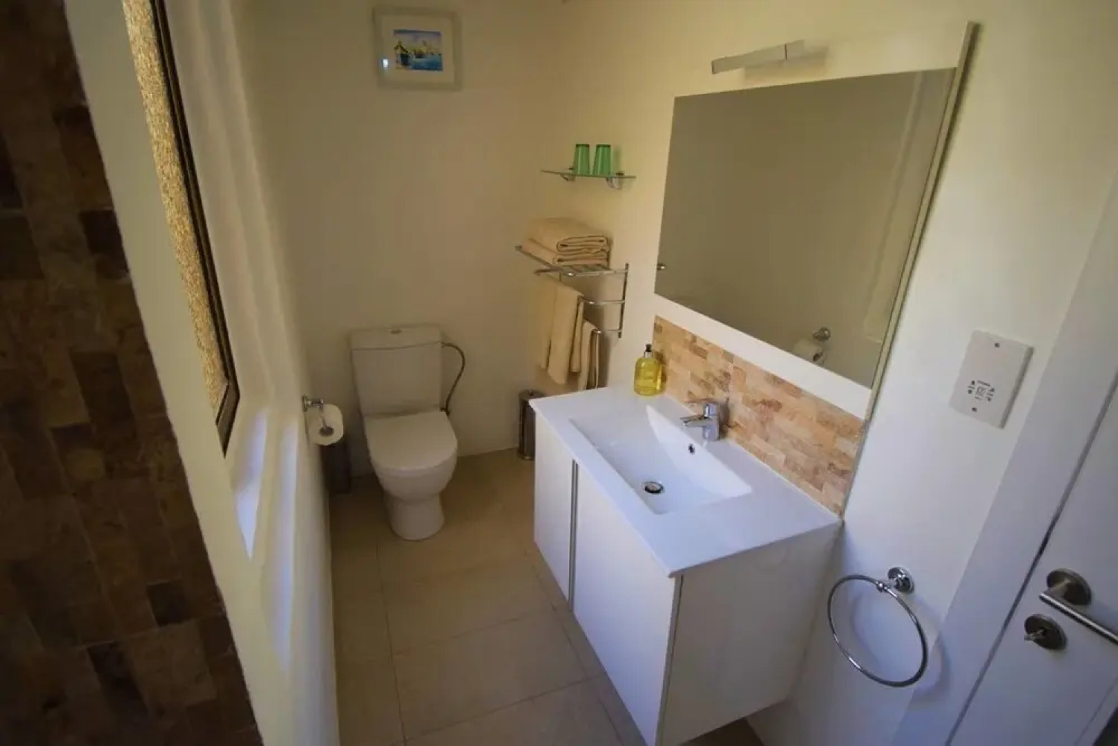 Stylish Maltese Retreat- Stunning Water Views & AC