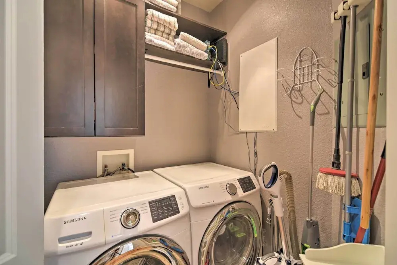 Waveland Family House, 4-minute Drive to the Beach