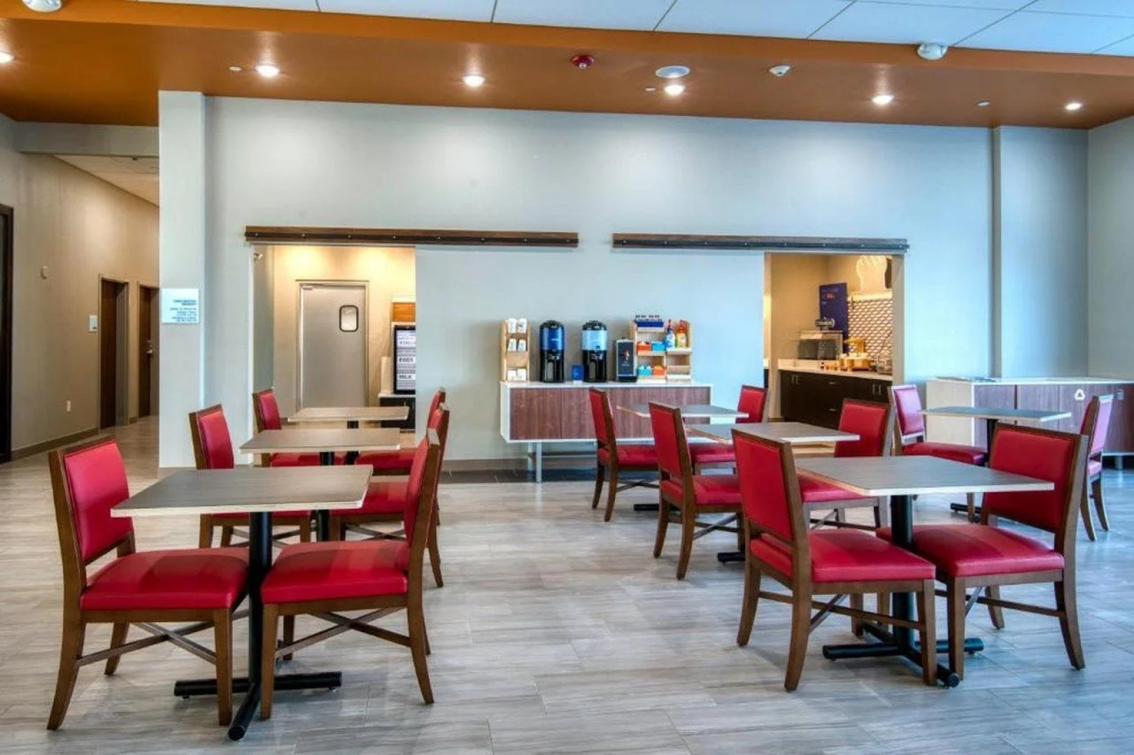 Holiday Inn Express & Suites Omaha Downtown - Old Market by IHG