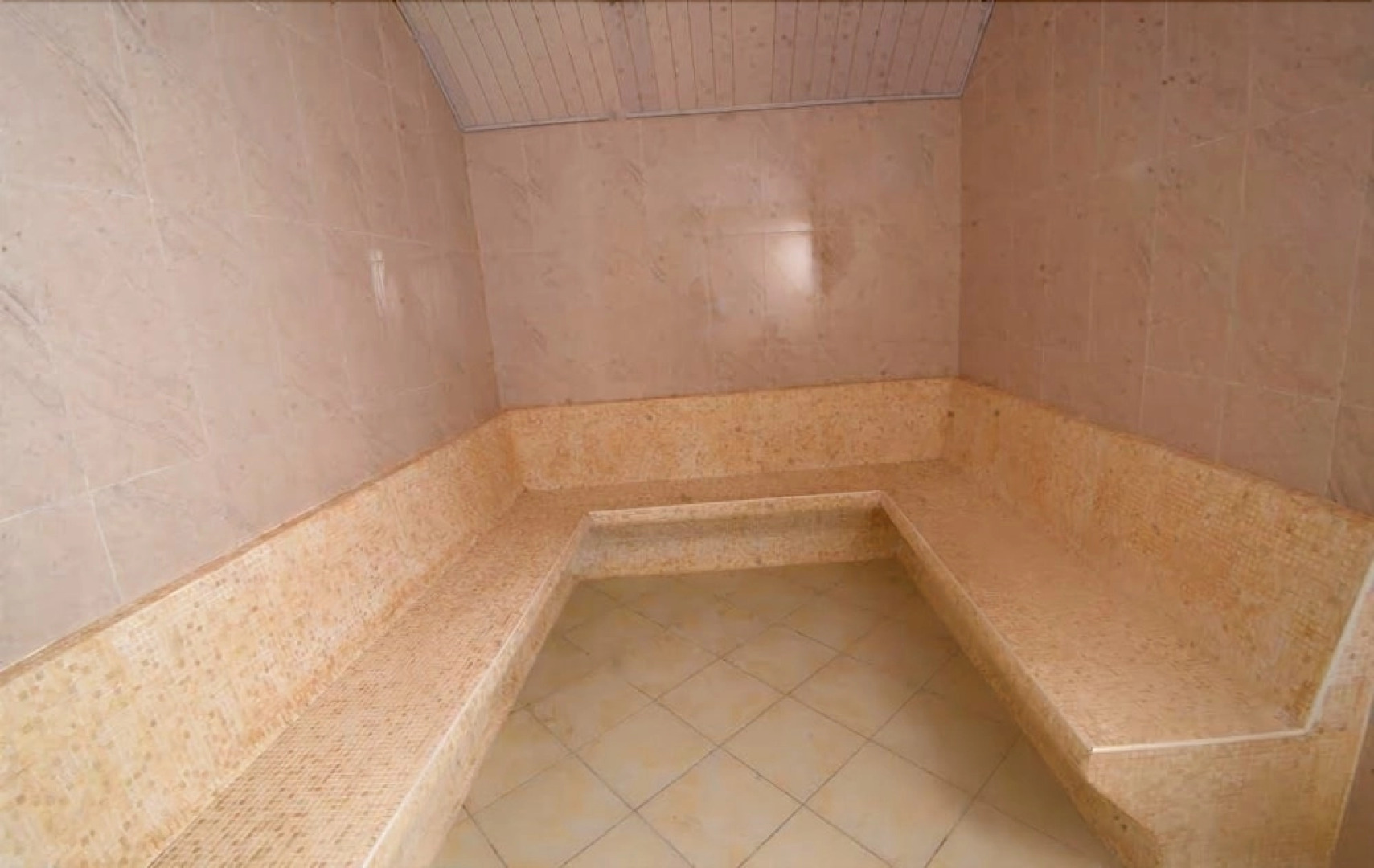 Greenpark Sundowner Hotel