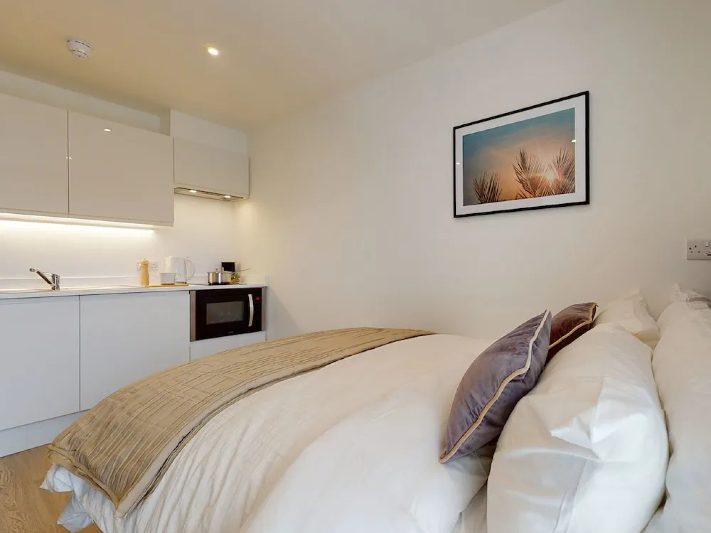 Gorgeous Studios - NEWCASTLE UNDER LYME