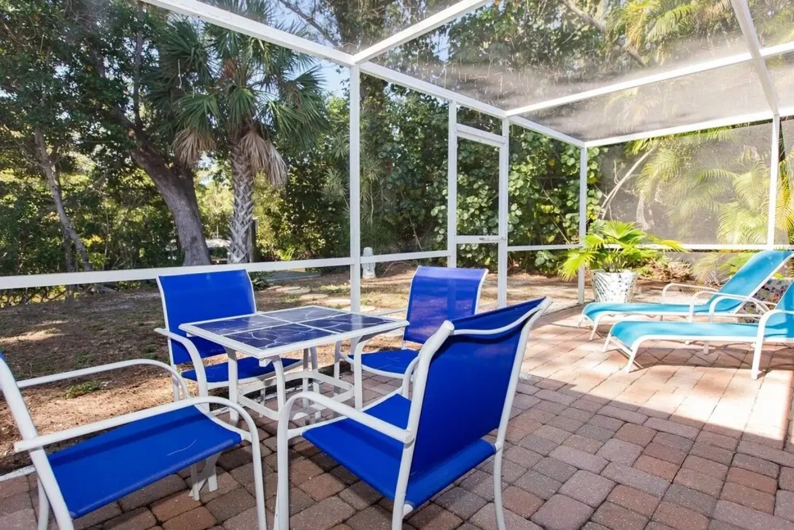 Santiva Splendor Canal Front - The Perfect Island Retreat! 3 Bedroom Home