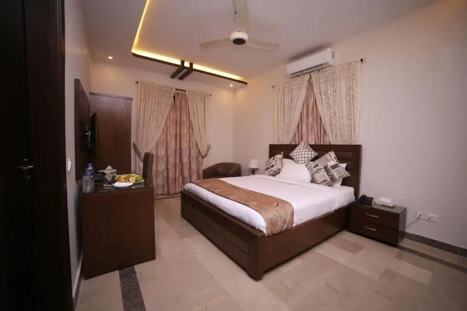 Zifan Hotel & Suites