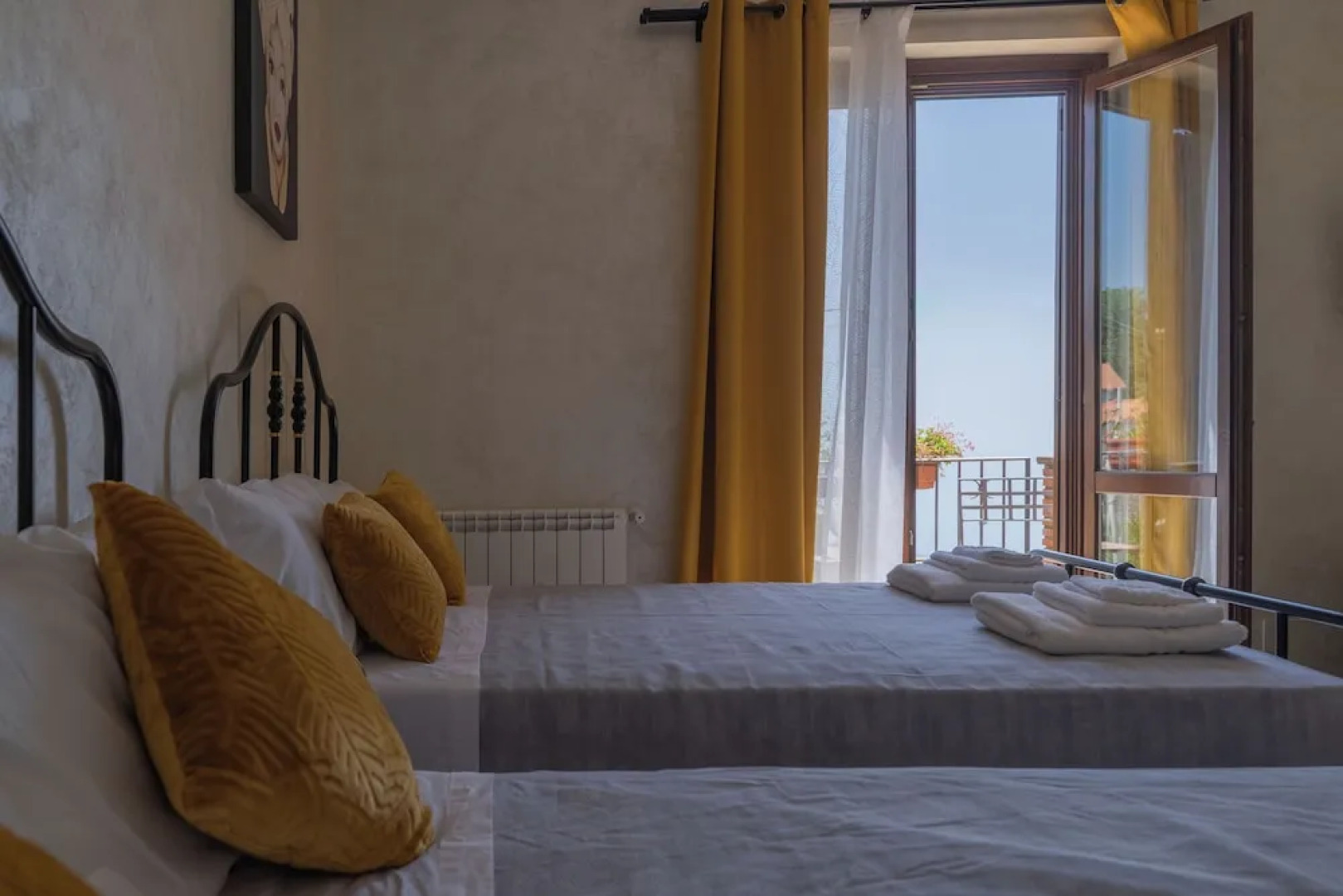 Etna Sunshine Rent Rooms