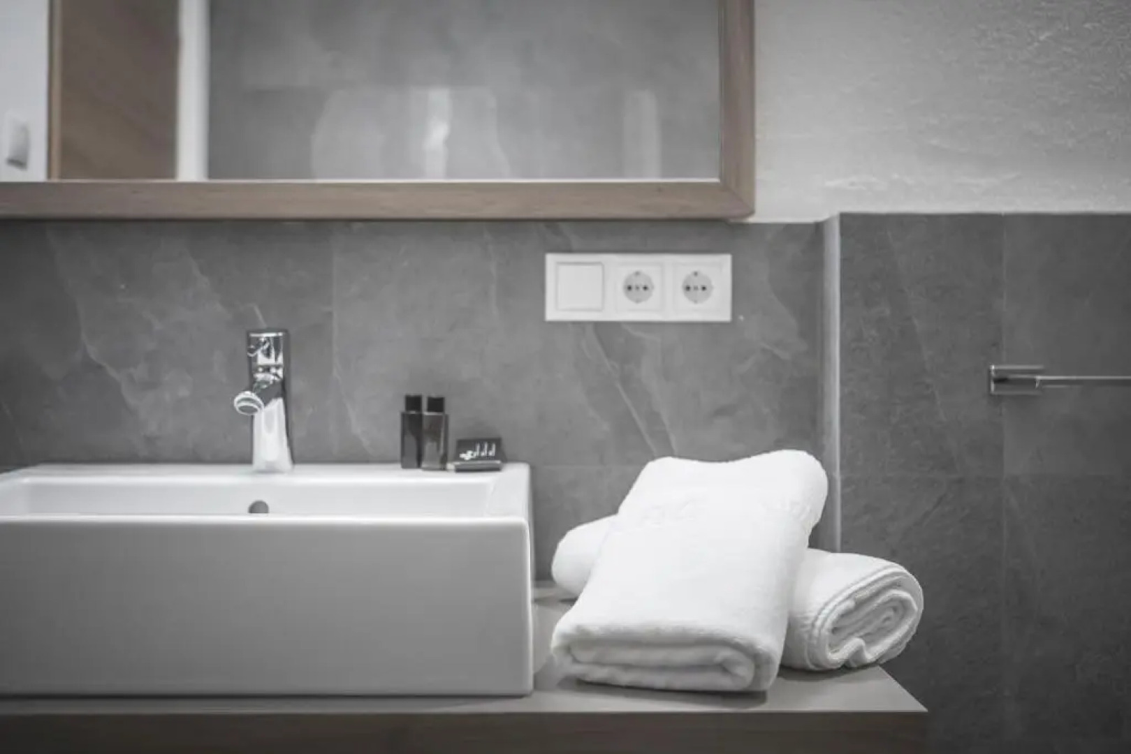 Ahrner Wirt Apartments